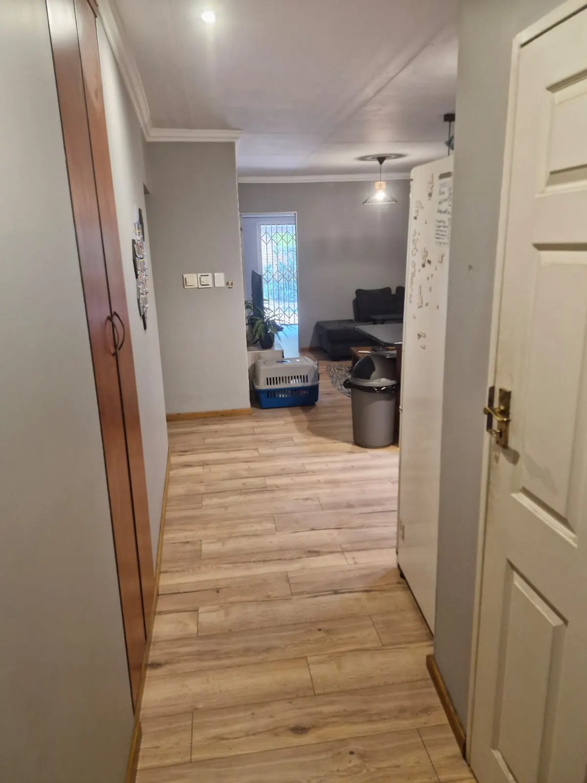 Renovated passage with laminate flooring